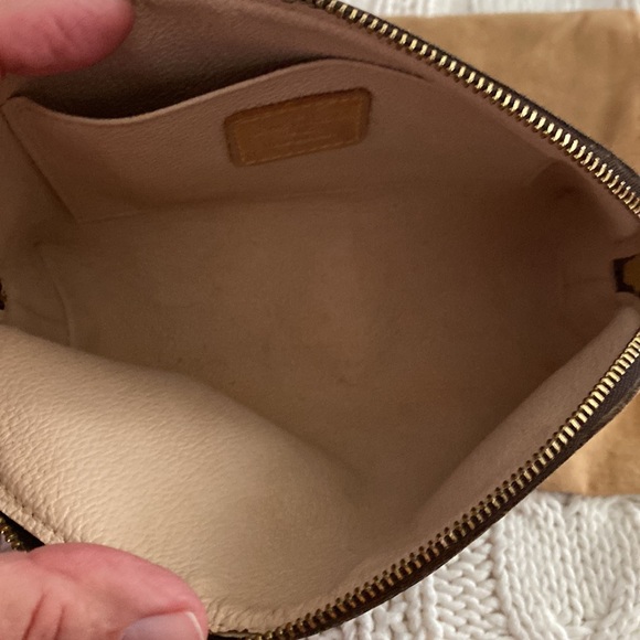 Louis Vuitton cosmetic pouch - Picture 5 of 6